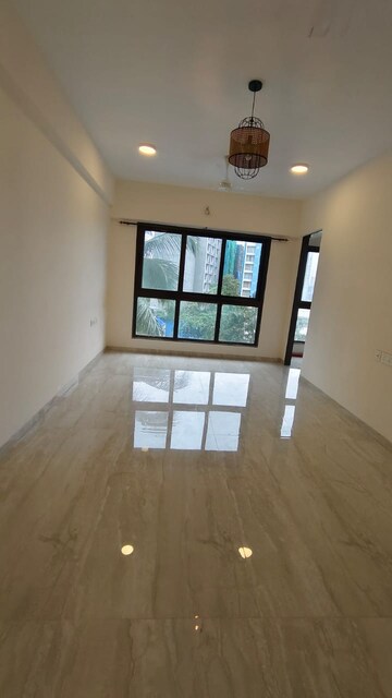 Room in 3 BHK Apartment at Raj Kamal CHS Vile Parle, Vile Parle East – for Rent