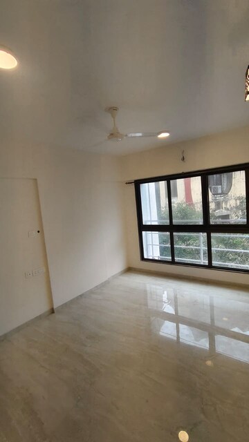 Room in 3 BHK Apartment at Raj Kamal CHS Vile Parle, Vile Parle East – for Rent