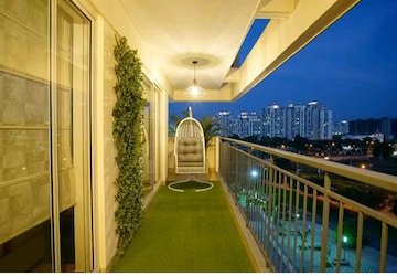 Swimming Pool in 3 BHK Apartment at Bestech Park View Sanskruti, Sector 92 – for Sale