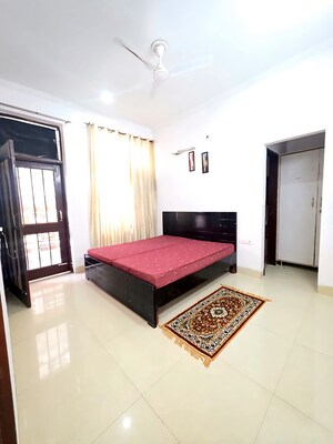 Living Room in 2 BHK Builder Floor at Sector 52 – for Rent