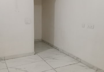 Room in 2 BHK Builder Floor at Model Town – for Rent