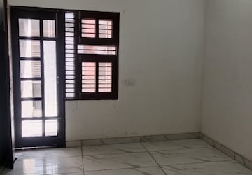 Room in 2 BHK Builder Floor at Model Town – for Rent