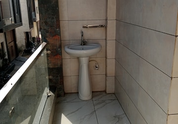 Balcony in 2 BHK Builder Floor at Model Town – for Rent