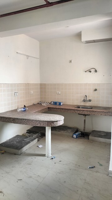 2 BHK Apartment For Rent in SRS Royal Hills, Sector 87