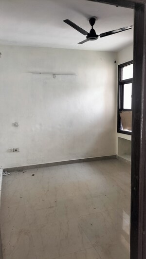 Room in 2 BHK Apartment at SRS Royal Hills, Sector 87 – for Rent