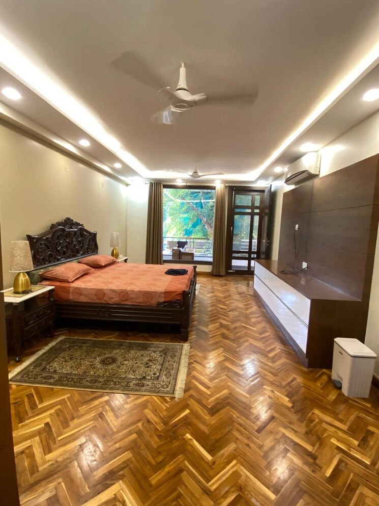 Living Room, palam-vihar-residents-association 4 Bedroom 520 Sq.Yd. Builder Floor In Palam Vihar Gurgaon 9336020