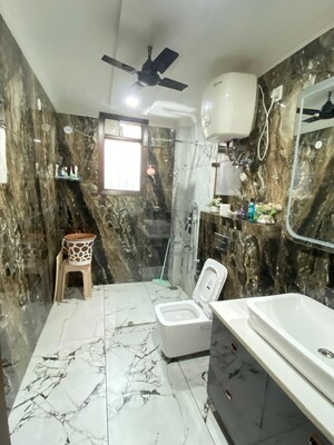 Master Bedroom in 4 BHK Builder Floor at Palam Vihar Residents Association, Palam Vihar – for Rent