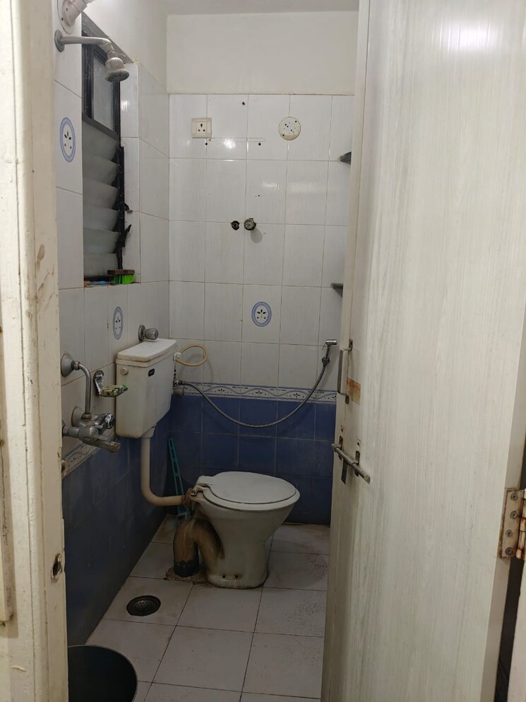 Bathroom, anand nagar 2 Bedroom 1000 Sq.Ft. Apartment In Anand Nagar Pune 9336038