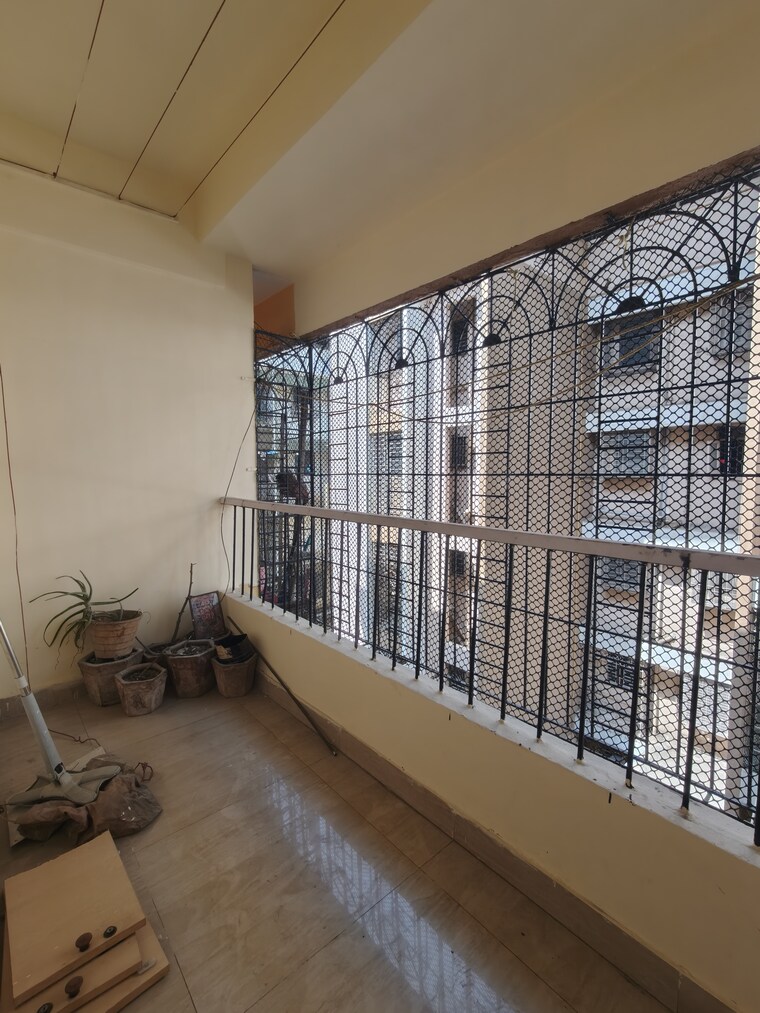Balcony, vrindavan-chs-thane-west 2 Bedroom 770 Sq.Ft. Apartment In Vrindavan Society Thane 9336039