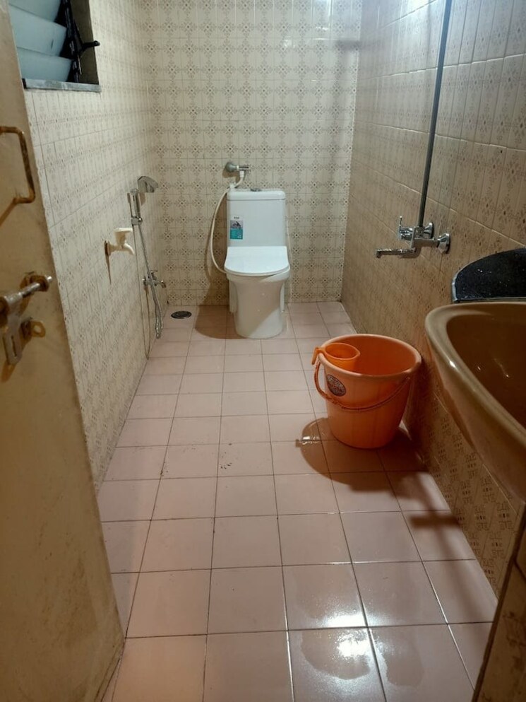 Bathroom, clover-dale 2 Bedroom 1030 Sq.Ft. Apartment In Koregaon Park Pune 9336048