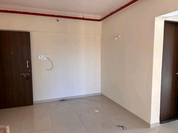 Room in 1 BHK Apartment at Raunak Unnathi Woods Phase 7 A And B, Ghodbunder Road – for Sale