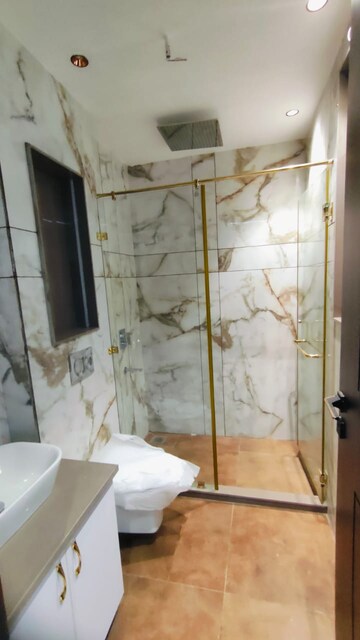 Bathroom in 4 BHK Builder Floor at Unitech Arcadia, South City 2 – for Sale