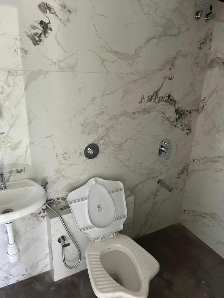 Attached Bathroom, oxford-navrang-crystal 2 Bedroom 650 Sq.Ft. Apartment In Goregaon West Mumbai 9336059