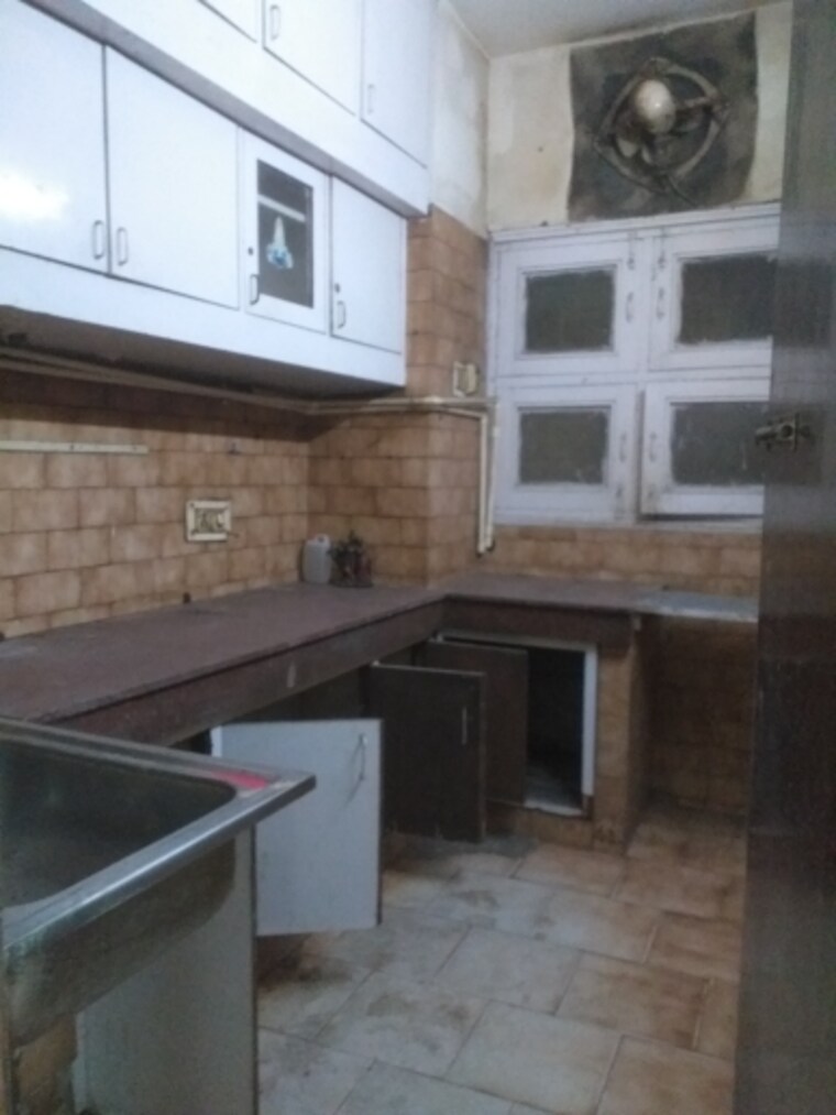 Kitchen, east patel nagar 3 Bedroom 1480 Sq.Ft. Builder Floor In East Patel Nagar Delhi 9336083