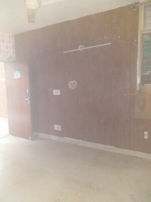 Room in 3 BHK Builder Floor at East Patel Nagar – for Rent