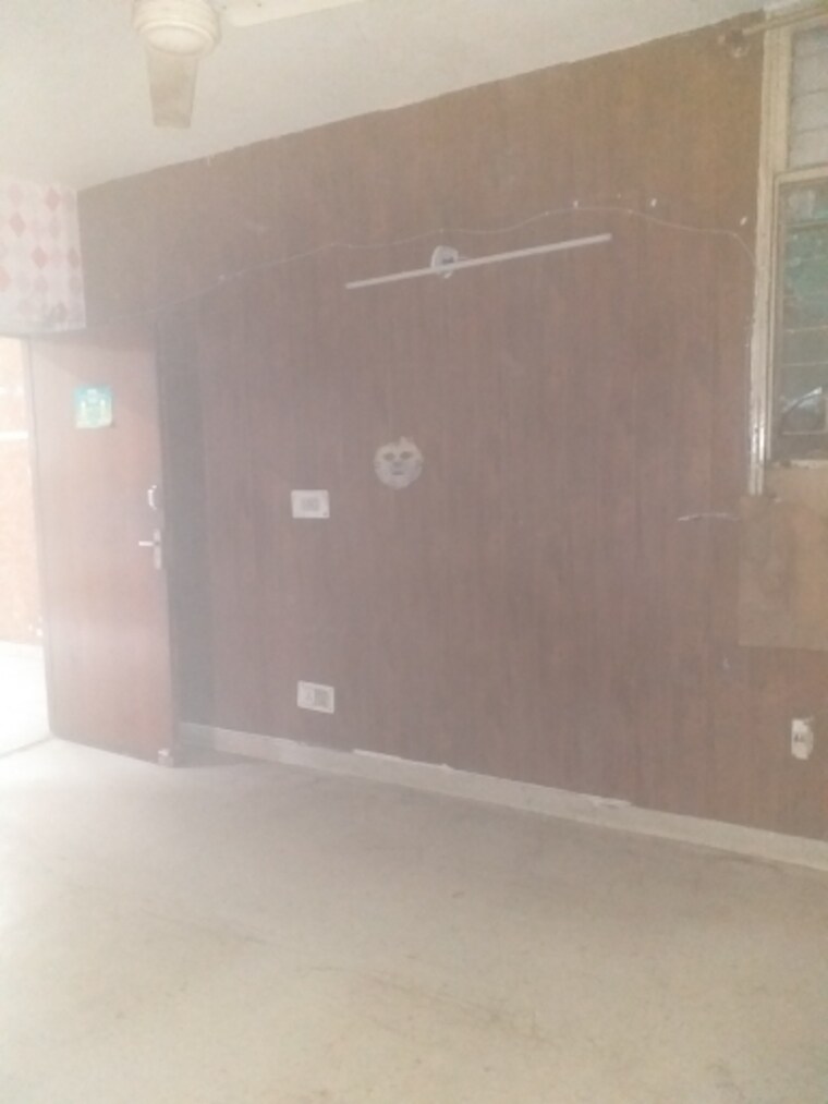 Room, east patel nagar 3 Bedroom 1480 Sq.Ft. Builder Floor In East Patel Nagar Delhi 9336083