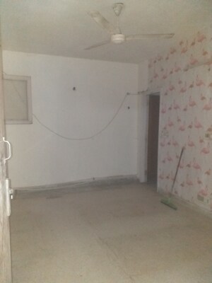 Room in 3 BHK Builder Floor at East Patel Nagar – for Rent