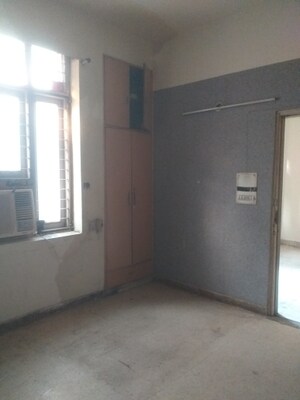 Room in 3 BHK Builder Floor at East Patel Nagar – for Rent