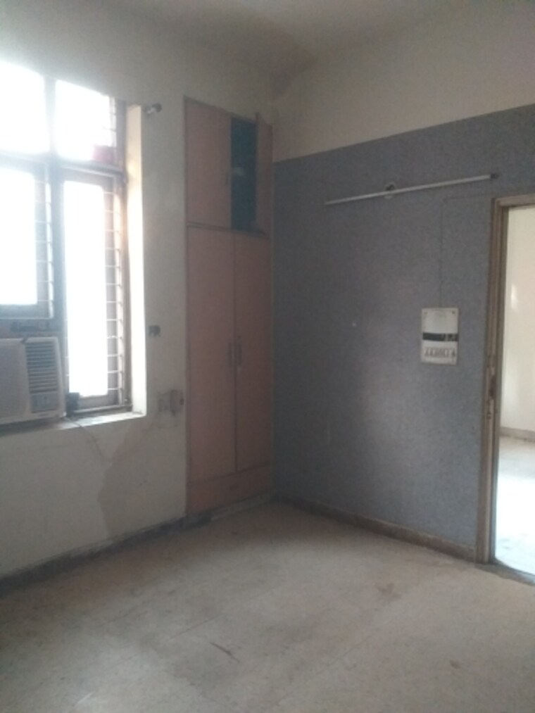 Room, east patel nagar 3 Bedroom 1480 Sq.Ft. Builder Floor In East Patel Nagar Delhi 9336083