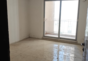 Room in 3.5 BHK Apartment at Rishita Manhattan, Gomti Nagar – for Sale