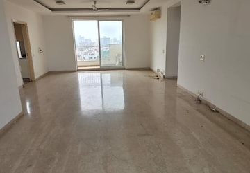 Room in 3 BHK Apartment at Ireo Skyon, Sector 60 – for Sale