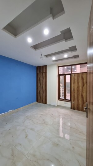Room in 3 BHK Builder Floor at Palam Vihar Residents Association, Palam Vihar – for Rent