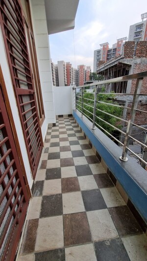 Balcony in 3 BHK Builder Floor at Palam Vihar Residents Association, Palam Vihar – for Rent