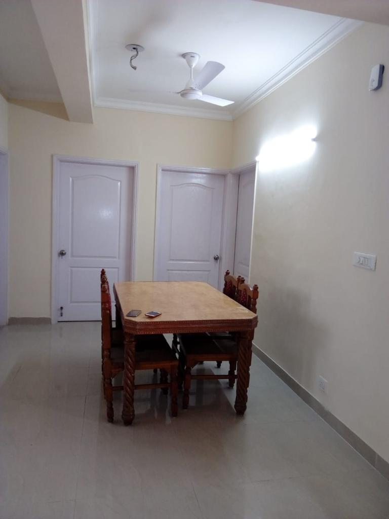 2 BHK Apartment For Sale in Pareena Om Apartments