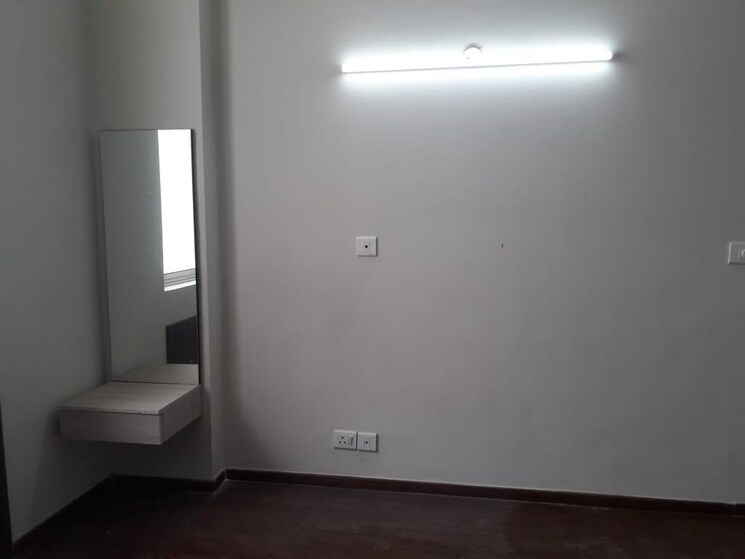 Room, pareena-om-apartments 2 Bedroom 664 Sq.Ft. Apartment In Sector 112 Gurgaon 9336207