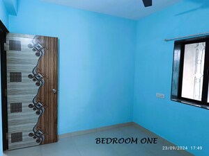 Room in 2 BHK Apartment at Jatayu CHSL, Mira Road East – for Rent