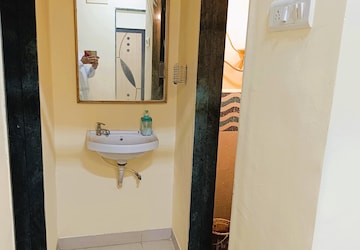 Furnished Amenities in 2 BHK Apartment at Jatayu CHSL, Mira Road East – for Rent