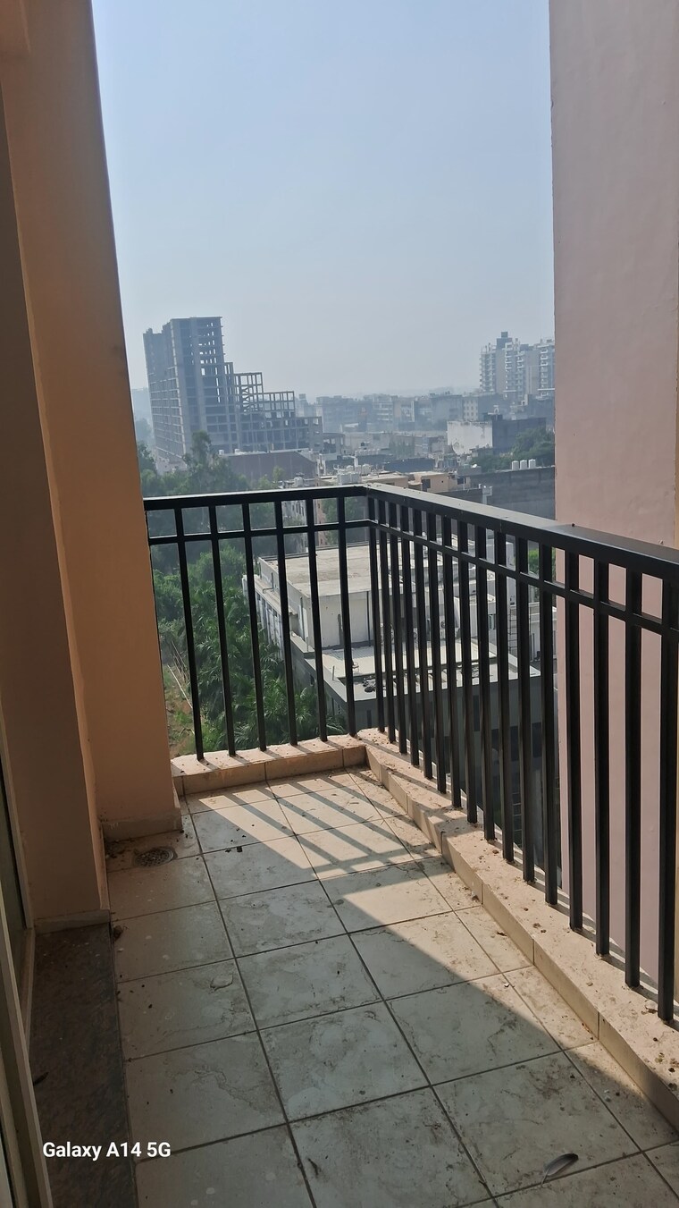 Balcony, motiaz-royal-citi 3 Bedroom 1910 Sq.Ft. Apartment In Ambala Highway Zirakpur 9336271