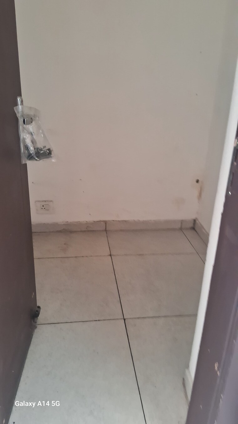 Balcony, motiaz-royal-citi 3 Bedroom 1910 Sq.Ft. Apartment In Ambala Highway Zirakpur 9336271