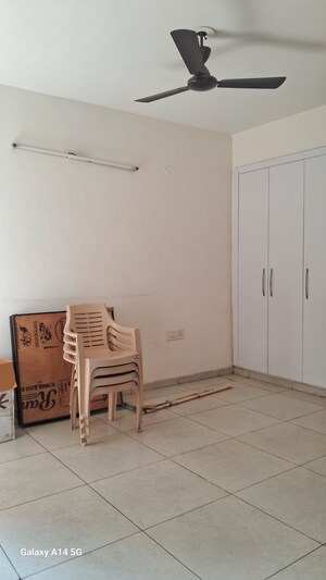 Room in 3 BHK Apartment at Motiaz Royal Citi, Ambala Highway – for Sale