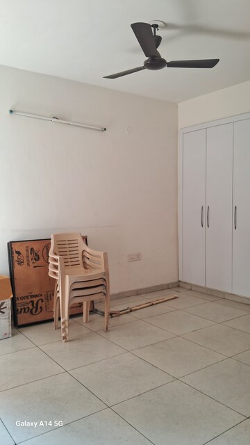 Room in 3 BHK Apartment at Motiaz Royal Citi, Ambala Highway – for Sale