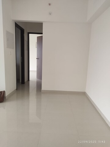 Room in 2 BHK Apartment at Lodha Amara, Kolshet Road – for Sale