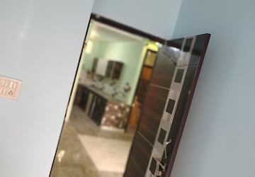 Furnished Amenities in 3 BHK Builder Floor at Dwarka Mor – for Rent