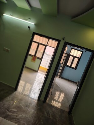 Furnished Amenities in 3 BHK Builder Floor at Dwarka Mor – for Rent