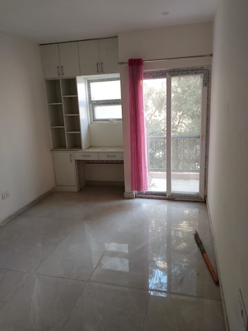 Room in 3 BHK Apartment at Skynet Towers, Patiala Road – for Rent