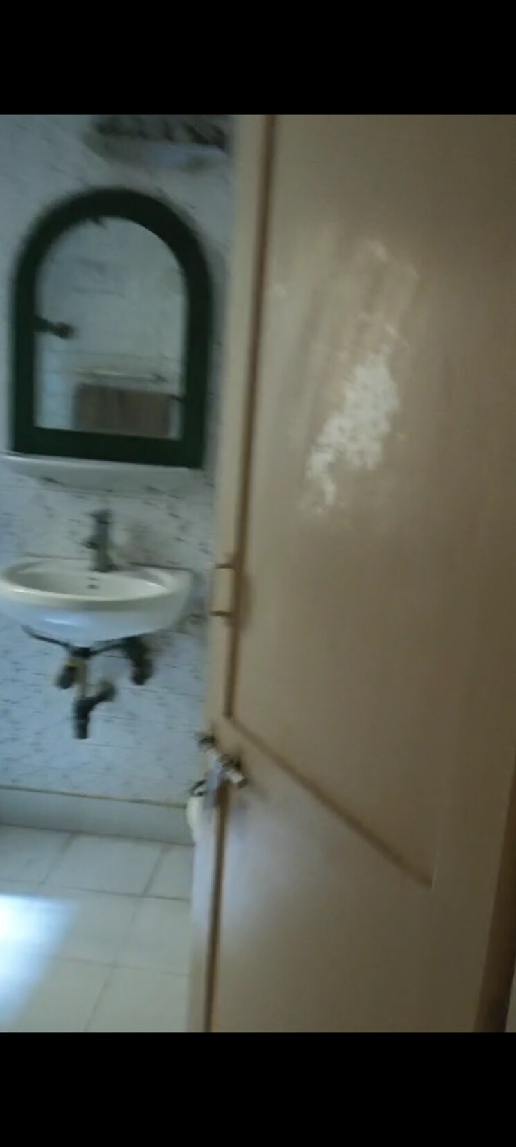 Bathroom, sector 37 3.5 Bedroom 2000 Sq.Ft. Villa In Sector 37 Noida 9336337