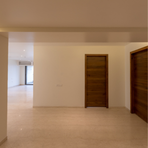 Room in 4 BHK Apartment at Sunteck Signia Isles, Satejeevan Society – for Sale