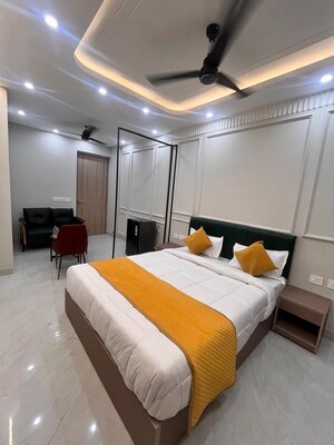 Team Area in 1 BHK Builder Floor at Sector 42 – for Rent