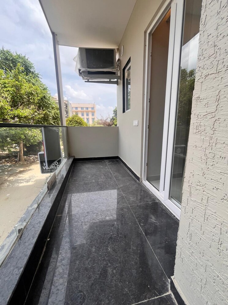 Balcony, sector 42 1 Bedroom 600 Sq.Ft. Builder Floor In Sector 42 Gurgaon 9336334