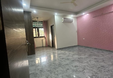 Room in 4 BHK Apartment at Chattarpur – for Sale