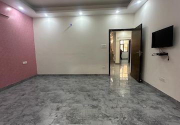 Room in 4 BHK Apartment at Chattarpur – for Sale