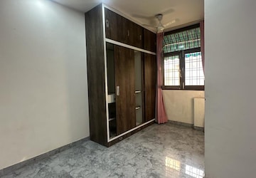 Room in 4 BHK Apartment at Chattarpur – for Sale