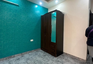 Room in 4 BHK Apartment at Chattarpur – for Sale