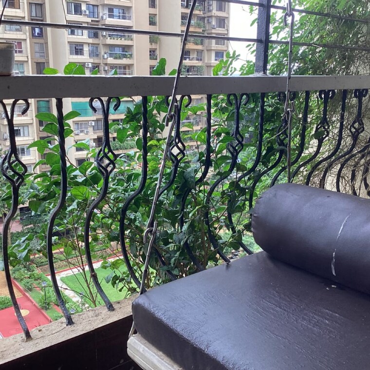 Balcony, lokhandwala-green-acres 3 Bedroom 1875 Sq.Ft. Apartment In Lokhandwala Complex Mumbai 9336344