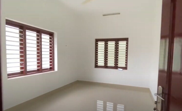 Room, marathahalli 3 Bedroom 1300 Sq.Ft. Villa In Marathahalli Bangalore 9336367