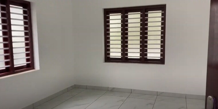 Room, marathahalli 3 Bedroom 1300 Sq.Ft. Villa In Marathahalli Bangalore 9336367